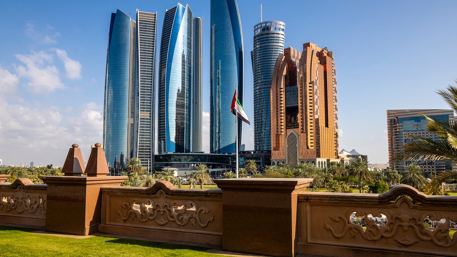 Solar Panels in Qatar Guide